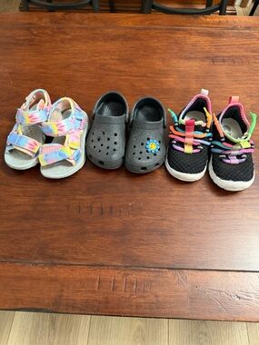 Three Pairs of Toddler Girls Shoes Size 7